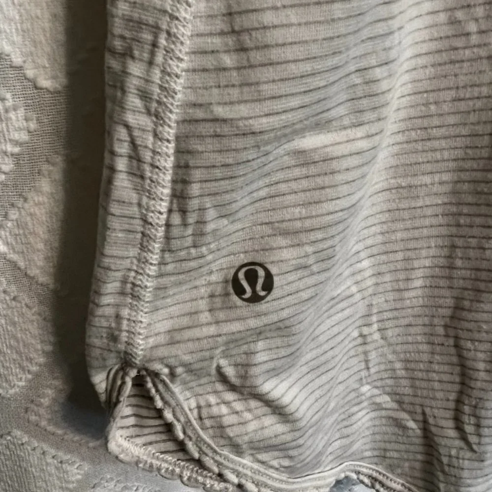 Lululemon white & gray striped racer back tank, size 8, good condition - Picture 3 of 5
